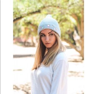 light blue knit hat